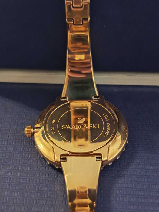 Дамски часовник Swarovski Crystal Rose 5 АТМ - произведен в Швейцария