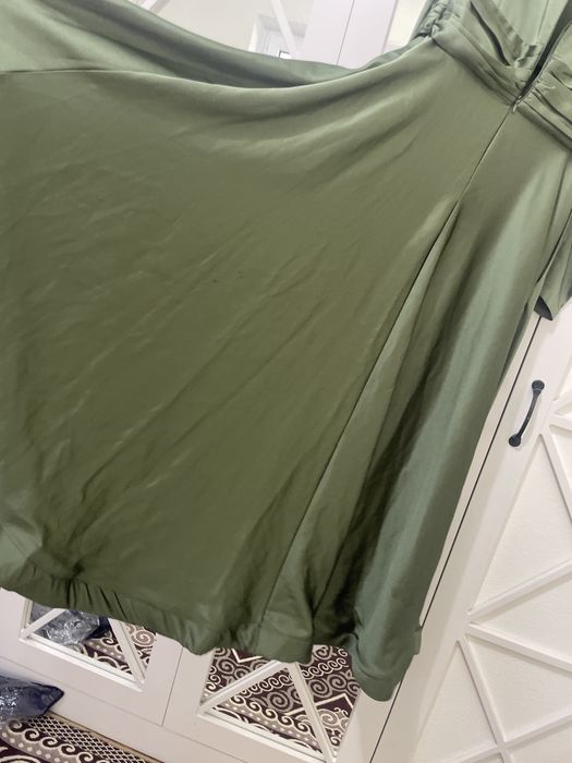 Платье шикарное почти новое!