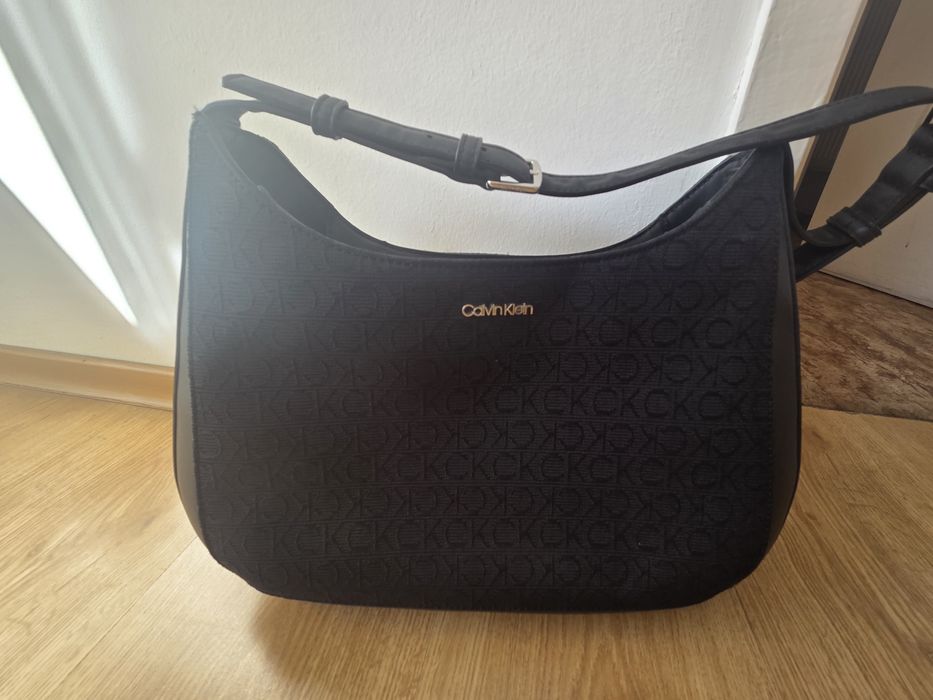 Дамска кожена чанта Calvin Klein