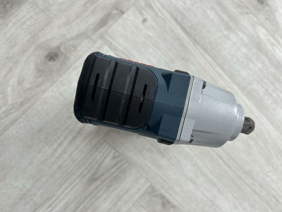 Bosch GDS 18V-450 PC impact