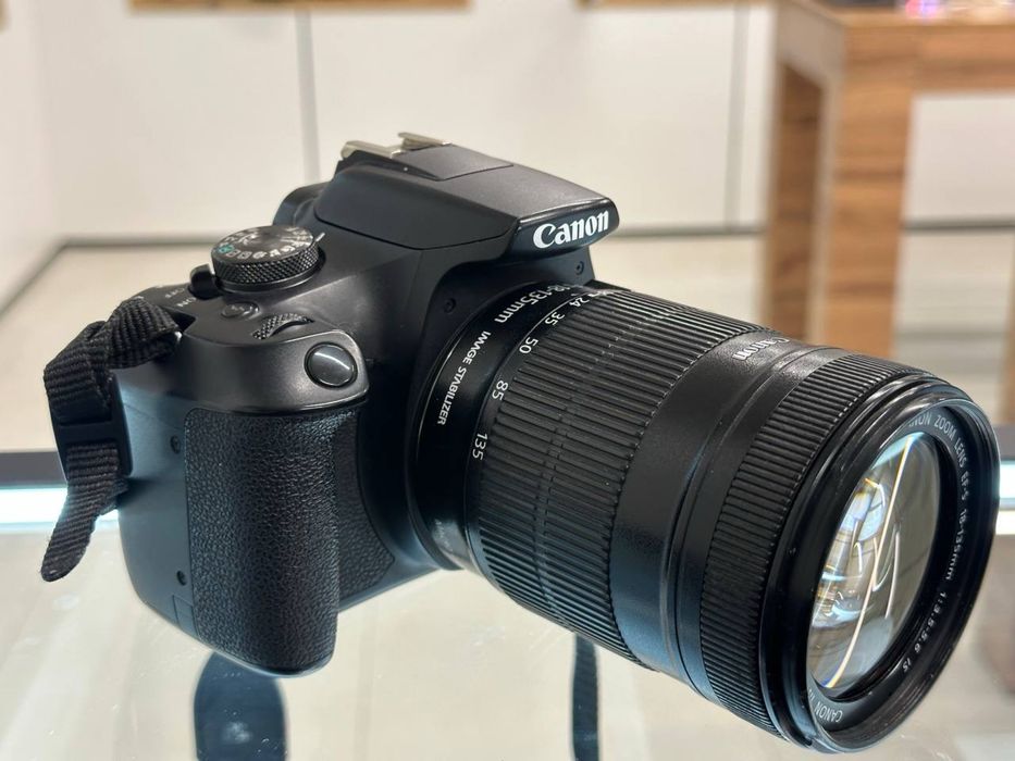 Canon EOS | 2000D