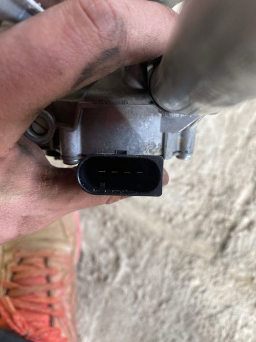 механизъм за чистачки BMW e90,e91 бмв е90,е91,е92 318d,320d,320i,330d