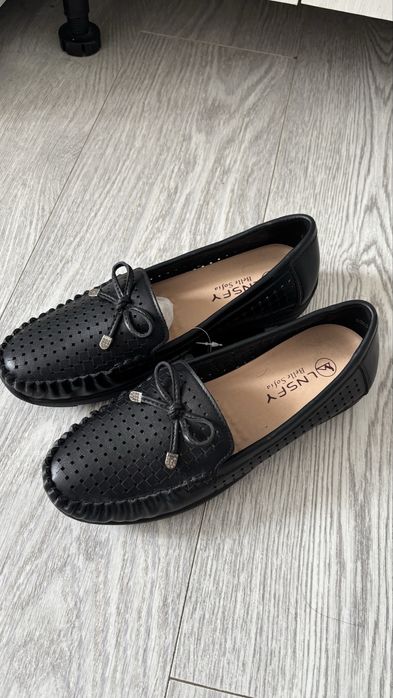 Продам женскую обувь