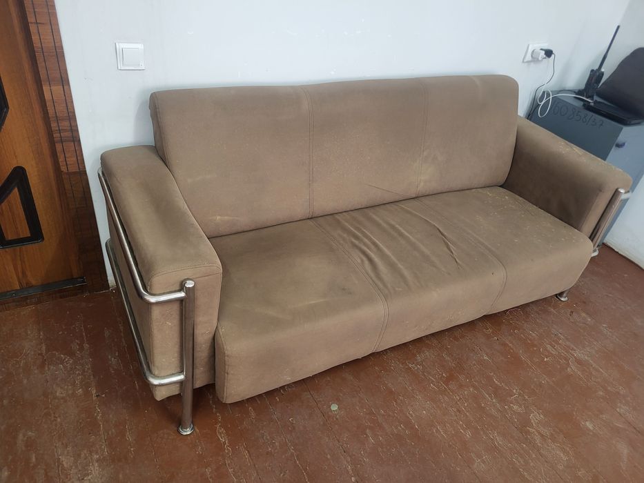 Диван сотилади, холати яхши