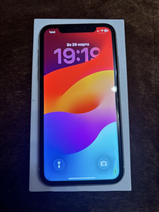 Продам айфон 11 на 64гб