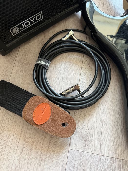 Продаю электрогитару + комбик