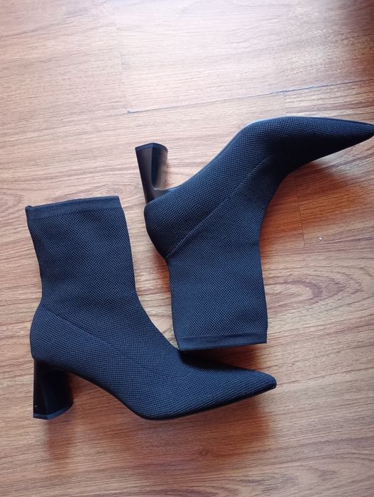 Дамски пролетни елегантни боти Reserved ново леко,удобен ток  черно