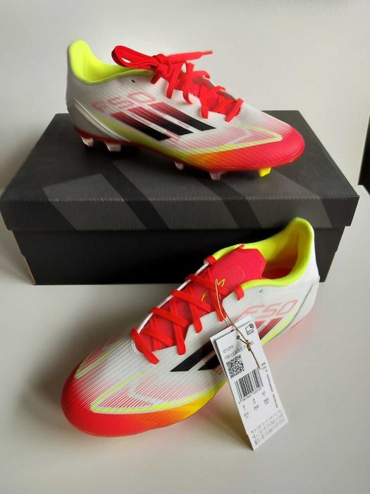 Чисто нови футболни обувки Adidas F50 League FG/MG