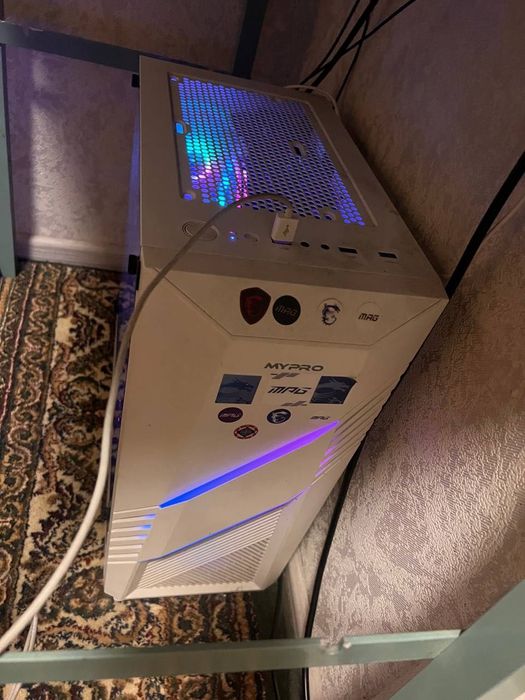 Gaming PC deyarli yangi