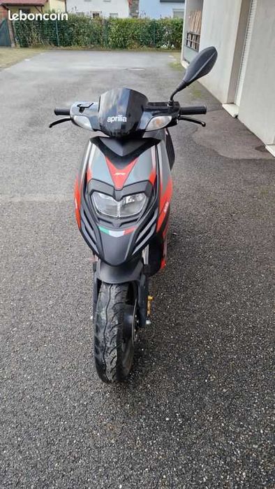 Aprilia SR 50 125 150  всички години и модели Априлия СР Скутер мотопед НА ЧАСТИ