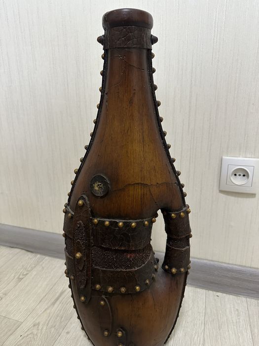 Декоративная деревянная бутылка ручной работы (сувенир)