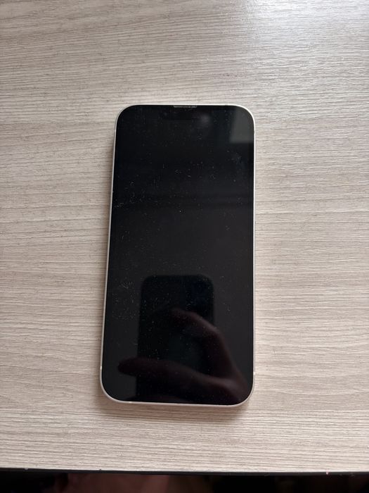 Iphone 13, белого цвета