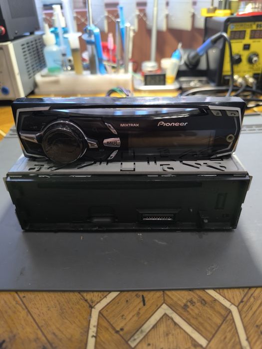 Продавам Pioneer DEH-X8500BT – Топ модел | Пълен комплект | Отлично състояние