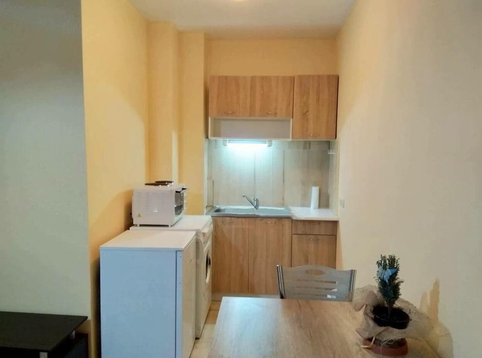 Дава се под наем Едностаен апартамент в Пловдив, Южен - 40 кв.м за 250 € - Снимка #2