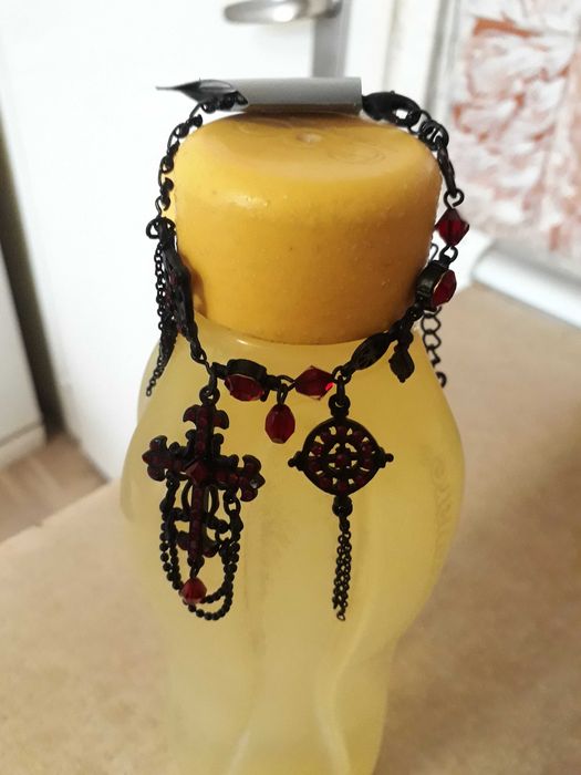 Гривна с камъни на датския бранд  PILGRIM