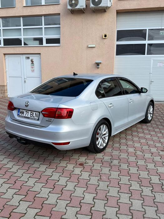 VOLKSWAGEN Jetta 2013 — imagine 4