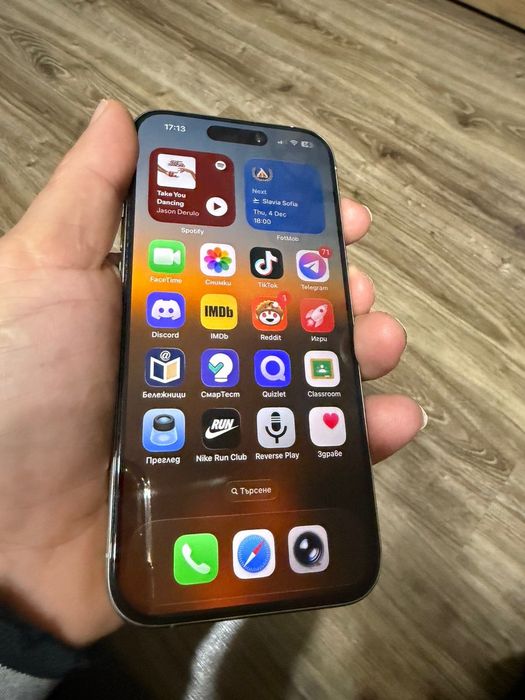 iPhone 15 pro 256 GB. 1290 лв С гаранця до април 2026 г.