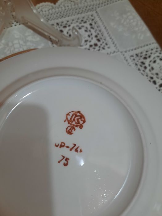 Абсолютно новые десертные тарелочки (d-17см). Коростенский ФЗ. Волнист