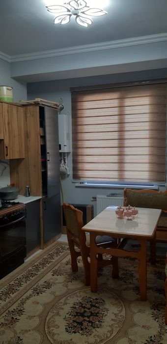 Kvartira ijaraga beriladi! 
Manzil: qorasuv motrid city house
3 xona.