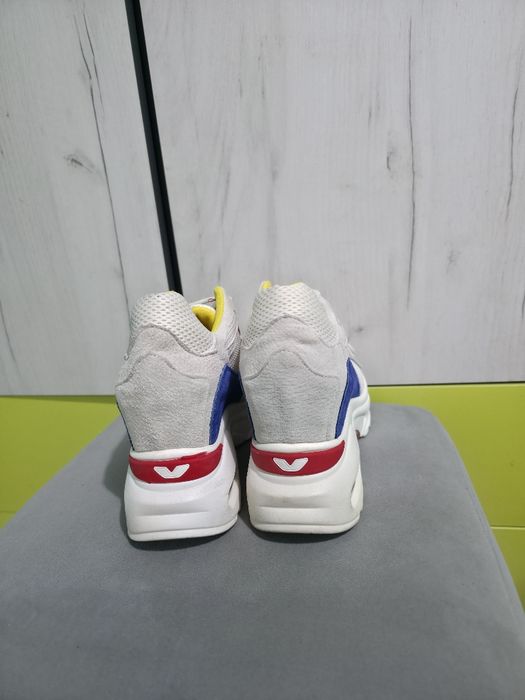 Дамски маратонки на платформа