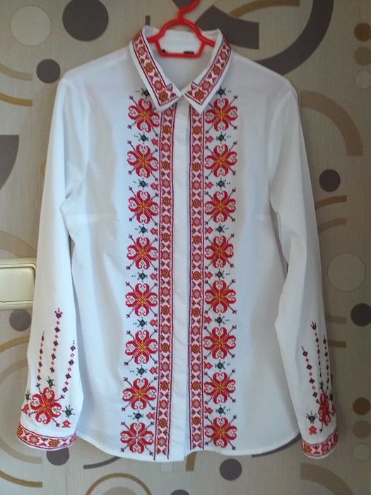 Дамска везана риза