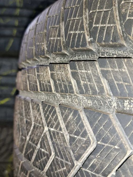 Комплект 4 зимни гуми Pirelli r21