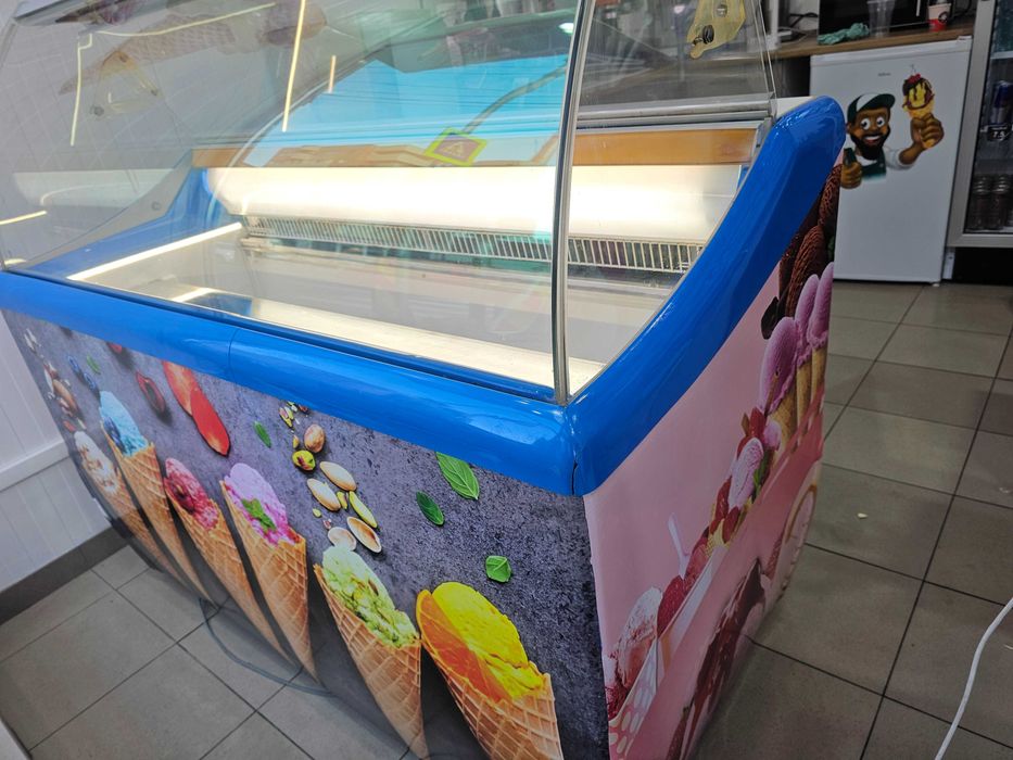 Ladă frigorifică profesională tip vitrină