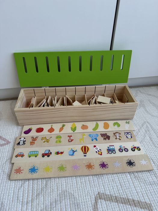 Кутия за сортиране на форми - Дървена образователна играчка