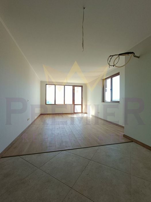 Продава се Двустаен апартамент в Варна, Виница - 74 кв.м за 1688 €/кв.м - Снимка #2