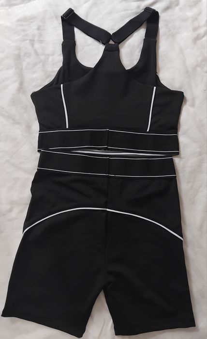 НАМАЛЕН Дамски оформящ екип Alo Yoga КЪС и ДЪЛЪГ КЛИН
Размер