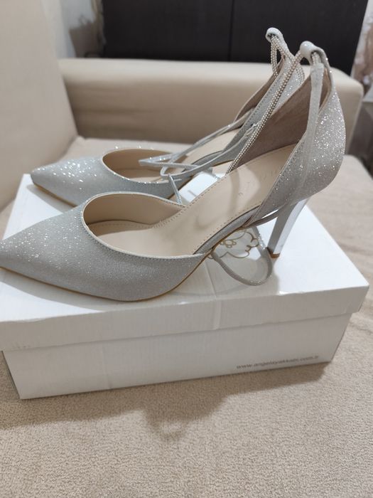 Сребриста бална рокля