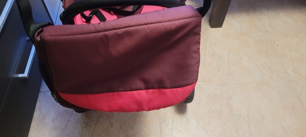 Бебешки количка, стол за хранене и легло