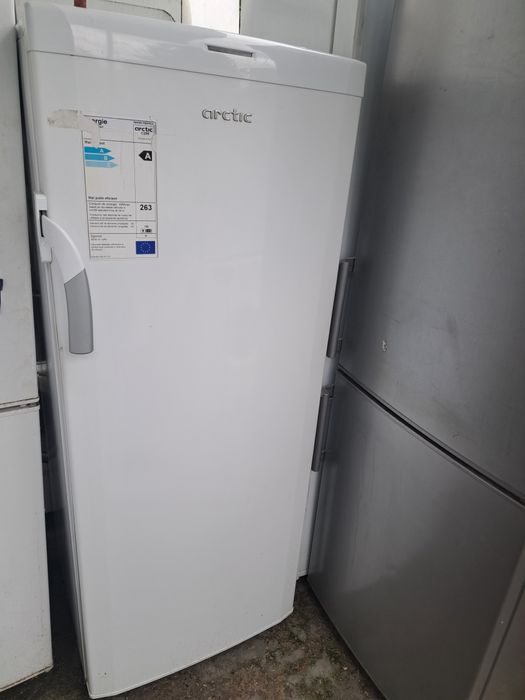 Vând congelator cu sertare