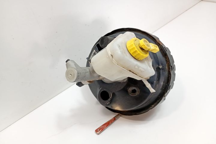 Tulumba servofrana cu pompa centrala 7L5612101A Porsche Cayenne 955