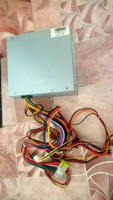 Продам блок питани для пк.Модель:PX-400. Huntkey ATX12V V2.3