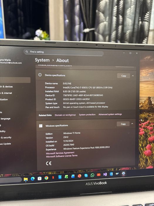 Laptop ASUS VivoBook i7, 8GB RAM, Windows 11 Home