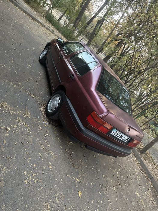 Продам венто 1993года 18обем Автомат
