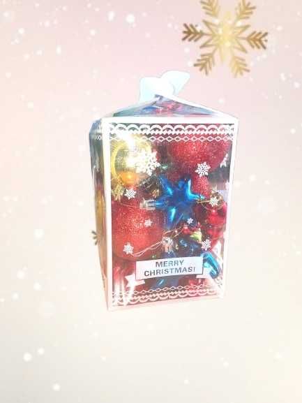 Елочные игрушки и гирлянды в Астане