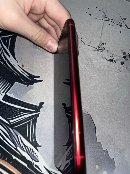 iPhone 11 красного цвета