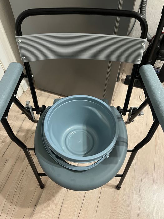 Санитарный стул продам