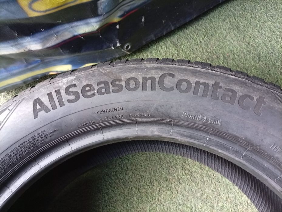 235 55 18 Continental AllSeason