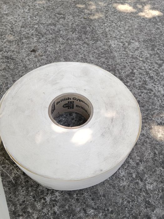 Set profesional zugravit, văruit,curățat si tras silicon. 3 role hartie profesională  pentru colturi, insertie metalica