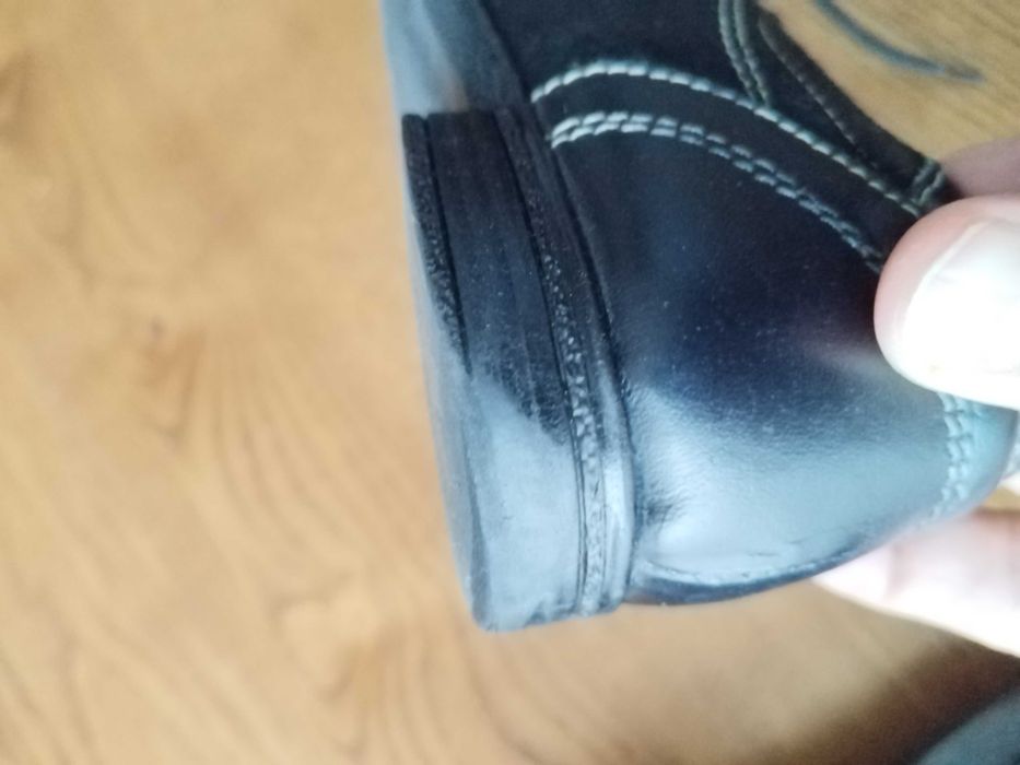 Pantofi negri din piele si piele intoarsa