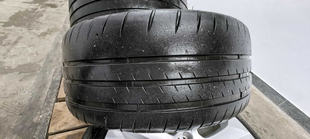 Michelin Pilot Cup 2 235/35/19 24dot