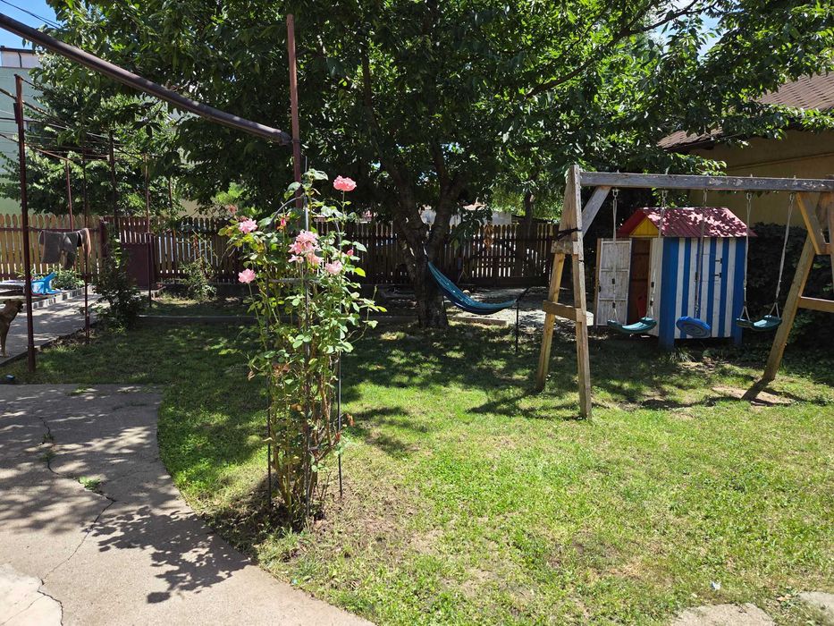 Casa km 4 cu 300m2 teren de vanzare