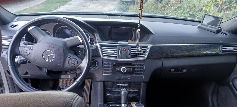 Mercedes e 220 stare bună 200 cp