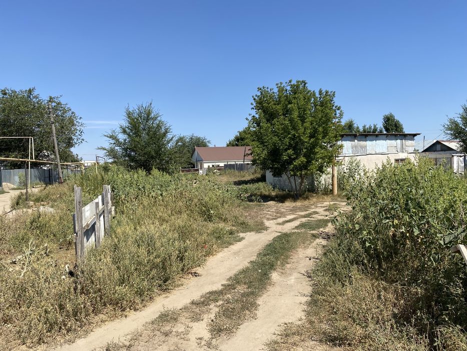 Продам участок имеется все коммуникации