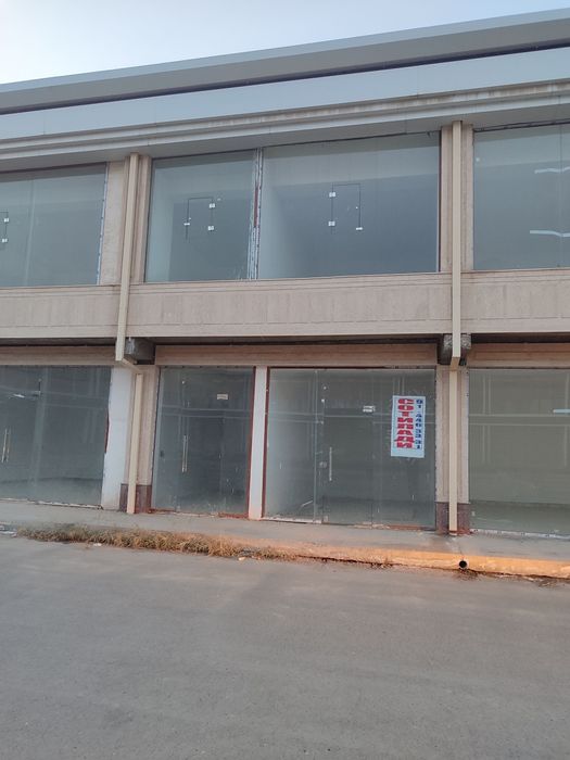 Срочно продам 2 этажный магазин Бухара сити в дол дороге.