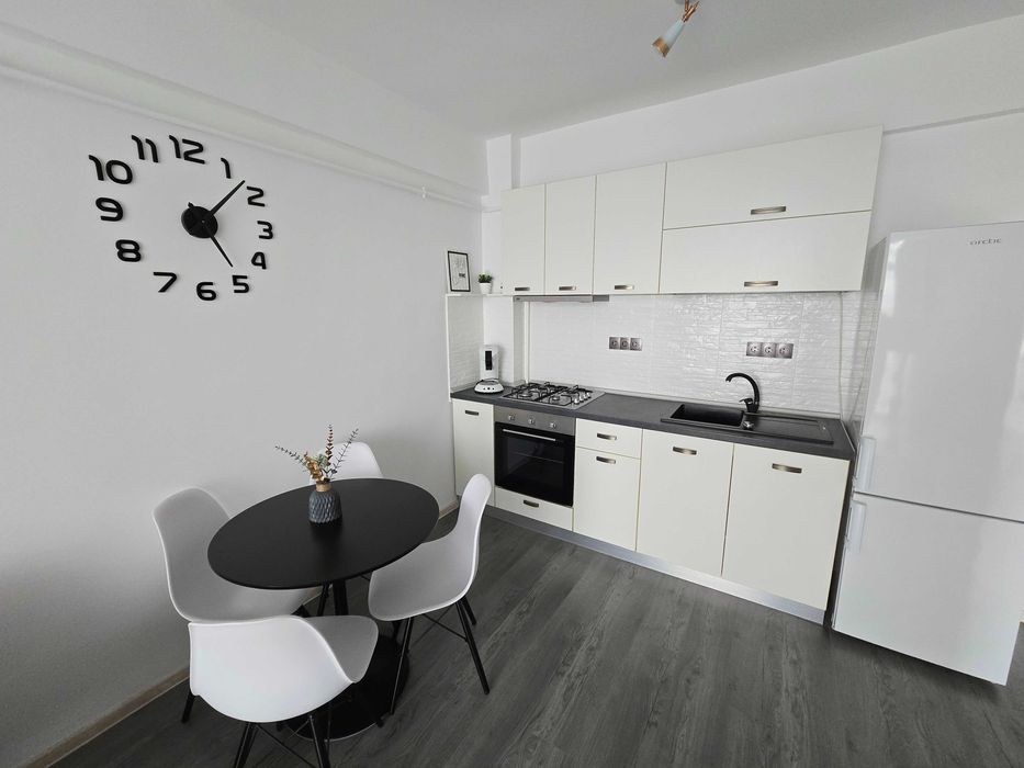 Proprietar | Apartament 2 camere | Mobilat si utilat | Parcare privata | Doamna Stanca | Cosmopolitan | Orientare sud | Vedere panoramica spre munti