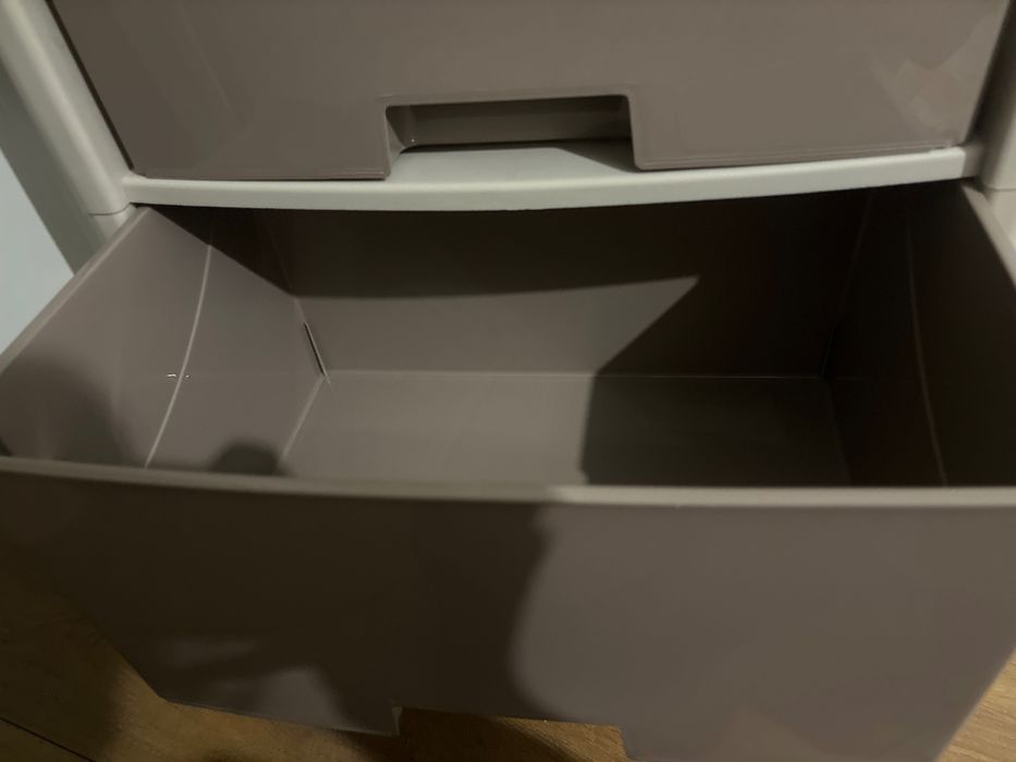 Пластиковый комод с 4 ящиками